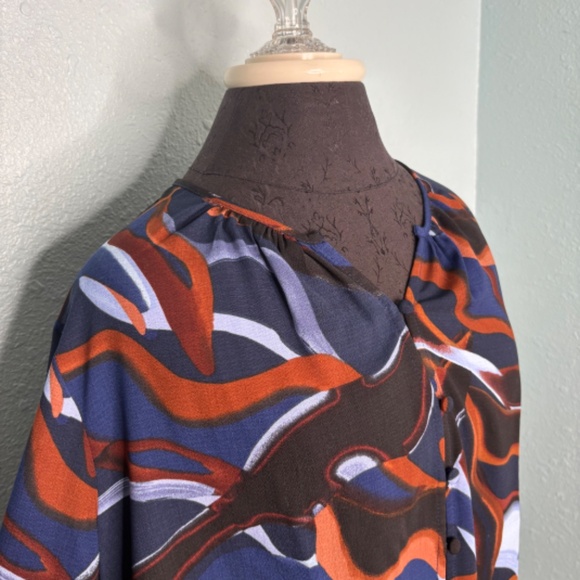Nine West Mid-Century Modern Blouse - Picture 4 of 12